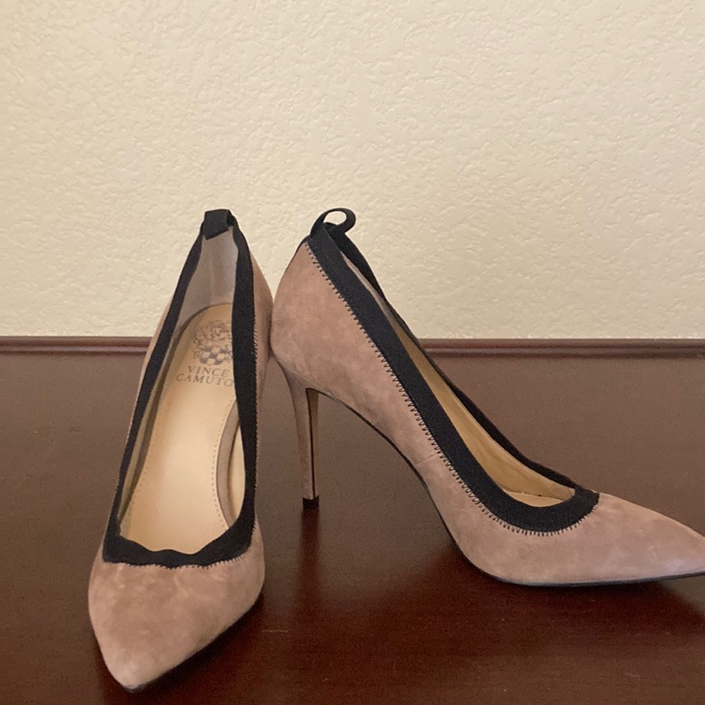 Vince Camuto Women's Tan Suede Heels